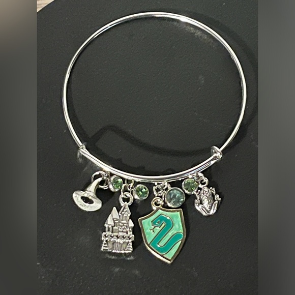 Harry Potter theme slytherin charm bracelet - Picture 1 of 7
